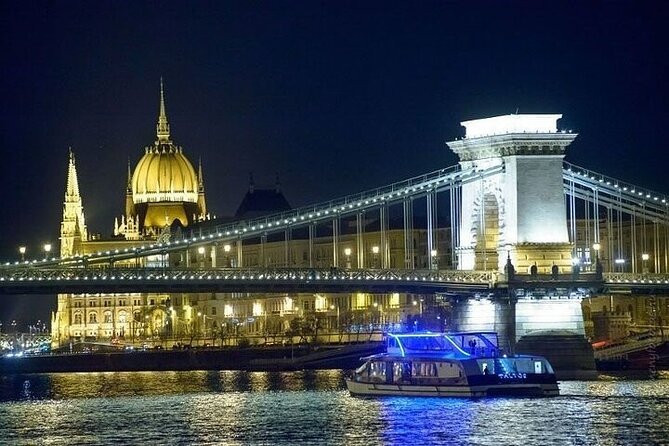 4 Course Dinner Cruise with Operetta, Folk Show and Welcome Drink - Danube Dinner Cruise With Folk and Operetta, What It Really Feels Like
