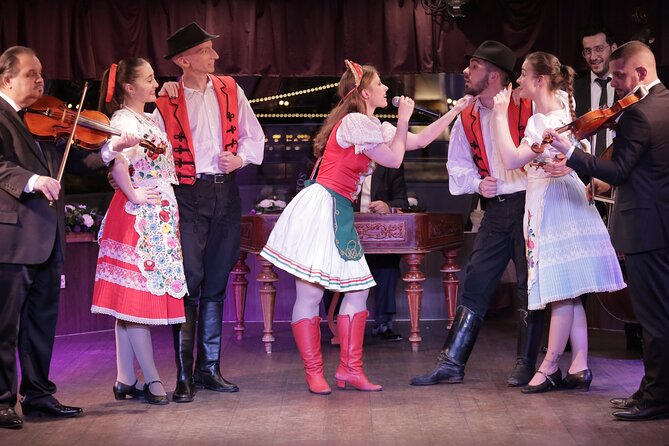 4 Course Dinner Cruise with Operetta, Folk Show and Welcome Drink - The Dinner Format: 4 Courses, Main Choice, and How Timing Can Affect Your Night