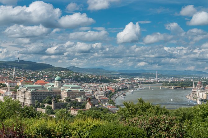 4 hours long private minivan tour in Budapest - Why a 4-hour private minivan beats trying to DIY Buda and Pest