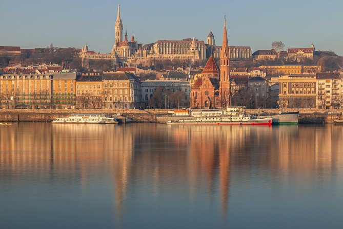 4 hours long private minivan tour in Budapest - How the guide actually changes the experience