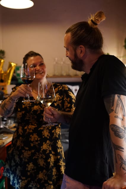 8-Tier Hungarian Wine Tasting in a Cozy Downtown Wine Bar - Entering Bortodoor in Budapest: the cozy downtown wine bar feel