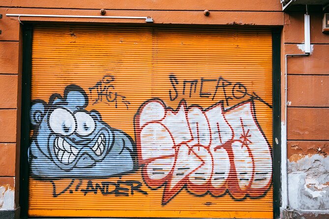 Alternative Street Art Free Walking Tour of Budapest - Stop: Szimpla Kert and why the ending matters