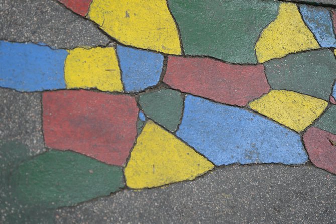 Alternative Street Art Free Walking Tour of Budapest - What to wear and expect on the ground