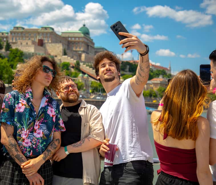 Best of Budapest Cruise - Upper deck strategy: how to get the best views without a headache