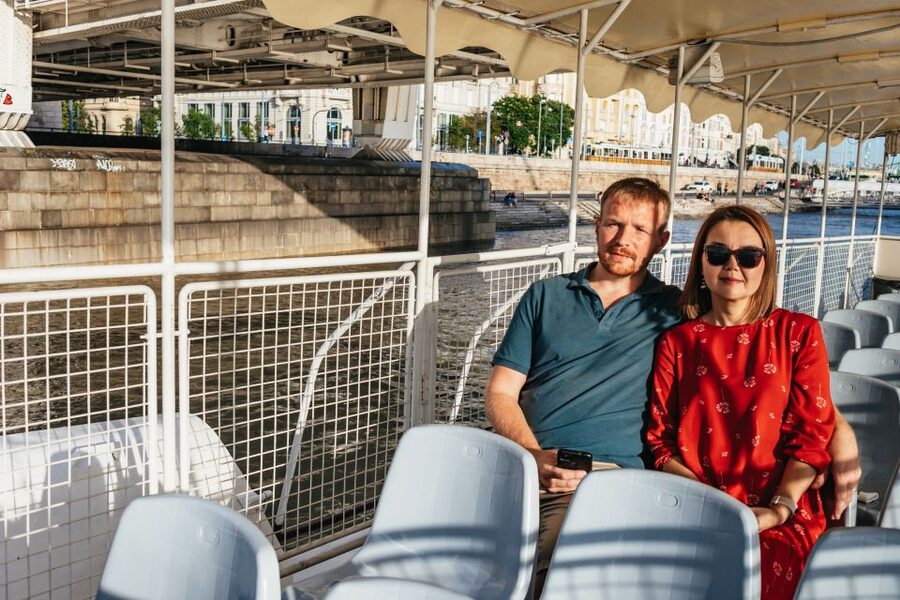 Best of Budapest Cruise - Drinks and food: what is included, what costs extra