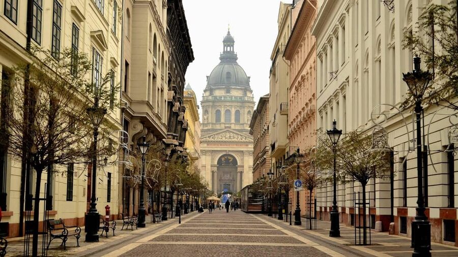 Best of Budapest: Private Walking Tour with a Local - Markets, Café Stops, and the City’s Real Food Rhythm