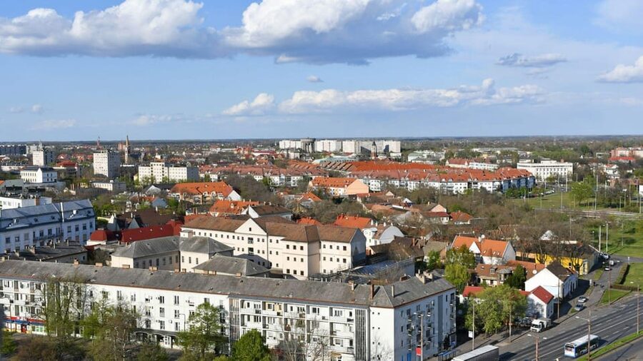 Best of Debrecen: Private Walking Tour with a Local - Kossuth Square: where history meets daily life