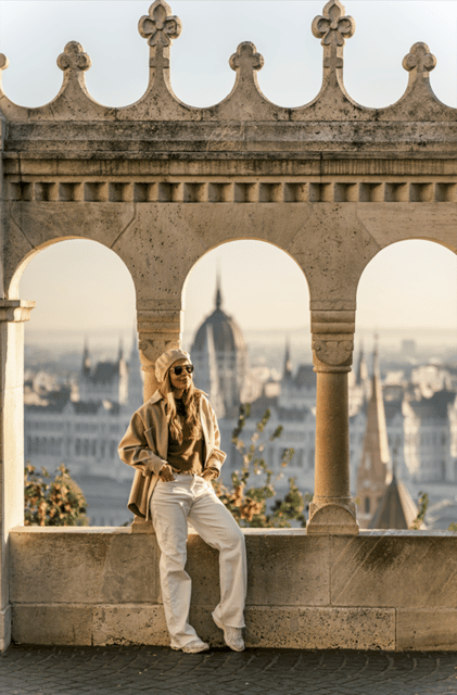 Buda Castle: Private photoshoot with a local guide - Morning vs night: choosing the right mood for your pictures