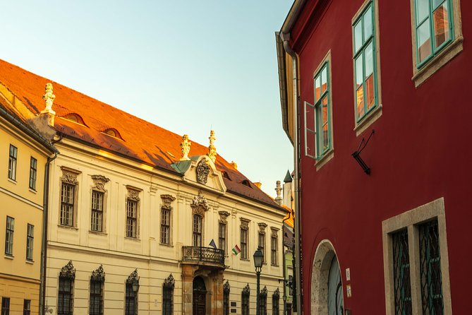 Buda Castle Quarter Walking Tour - Disz Square, Jewish Quarter context, and what you will see nearby