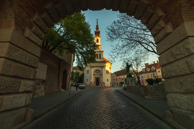 Buda Castle Quarter Walking Tour - Arpad Toth Promenade (Setany) and the art of a viewpoint break