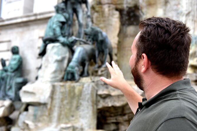 Buda Castle Walking Tour with Matthias church entry, Cake&Coffee - Where You Start at Clark Ádám tér, and Why the Location Matters