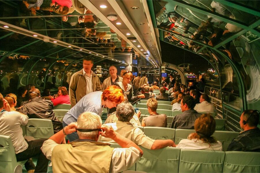 Budapest: 1-Hour Evening Sightseeing Cruise with Drink - Buda Castle on the hill, the part you’ll remember the next morning