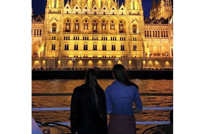 Budapest: 1-Hour Highlights Cruise with Welcome Drink - How the night cruise feels: relaxed, but not a private tour