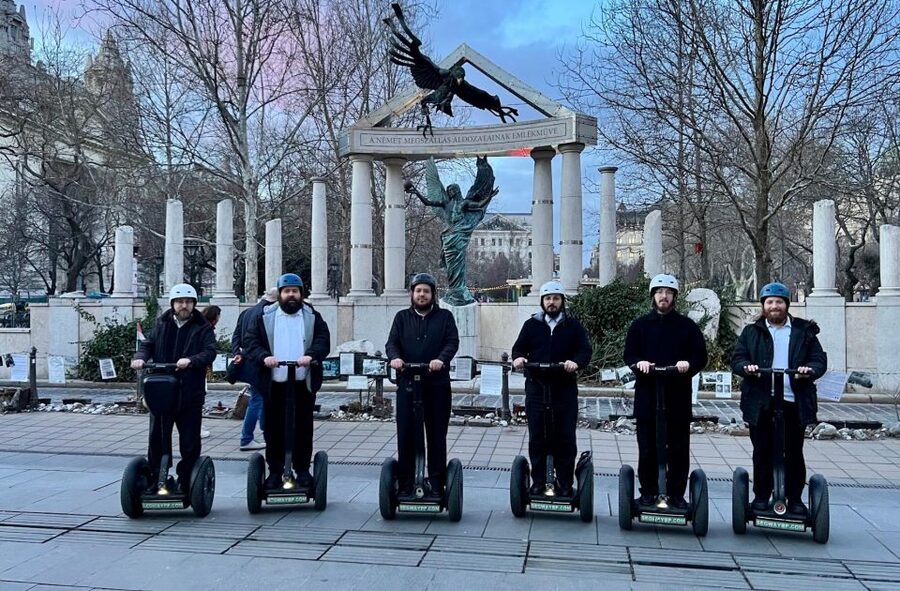 Budapest: 1 Hour Instagram Segway Tour - Chain Bridge, Kossuth Lajos Square, and Parliament: the photo-stop stretch you’ll remember