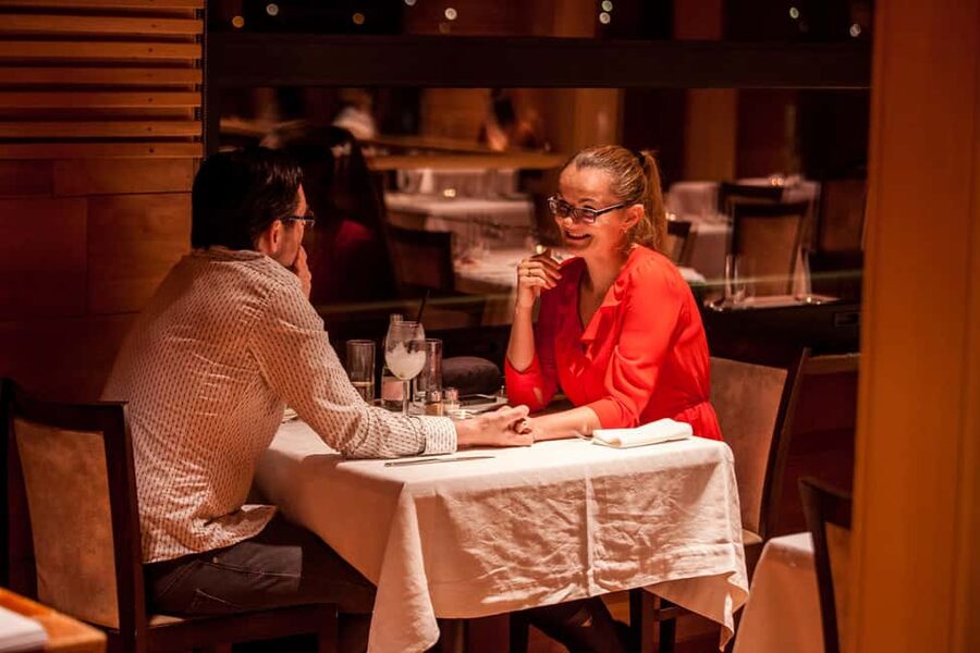 Budapest: 3-Course Dinner for 2 - stationary Boat Restaurant - Price and Value for a Budapest Dinner Cruise for Two