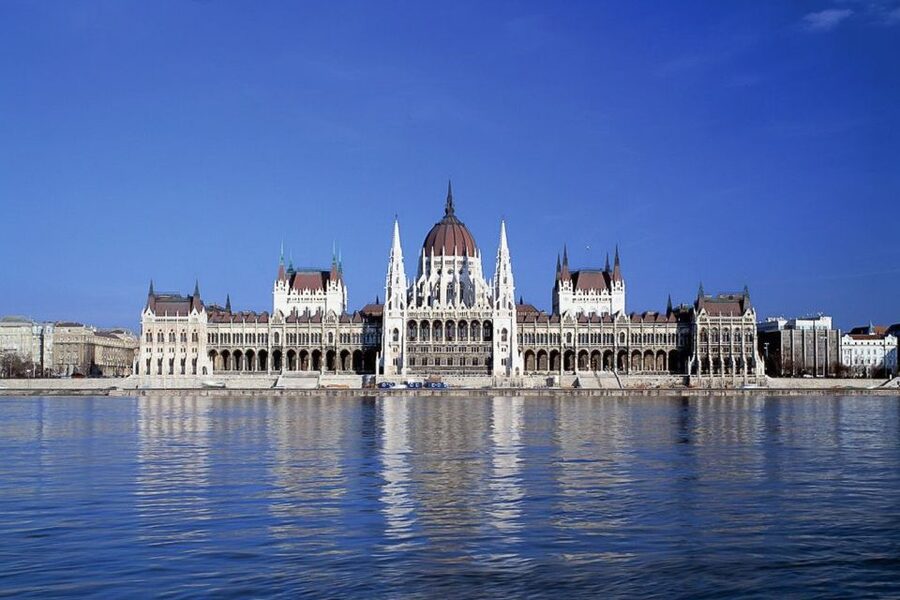 Budapest: 3-Hour Grand City Tour and Castle Walk - Should you book Budapest: Grand City Tour and Castle Walk?
