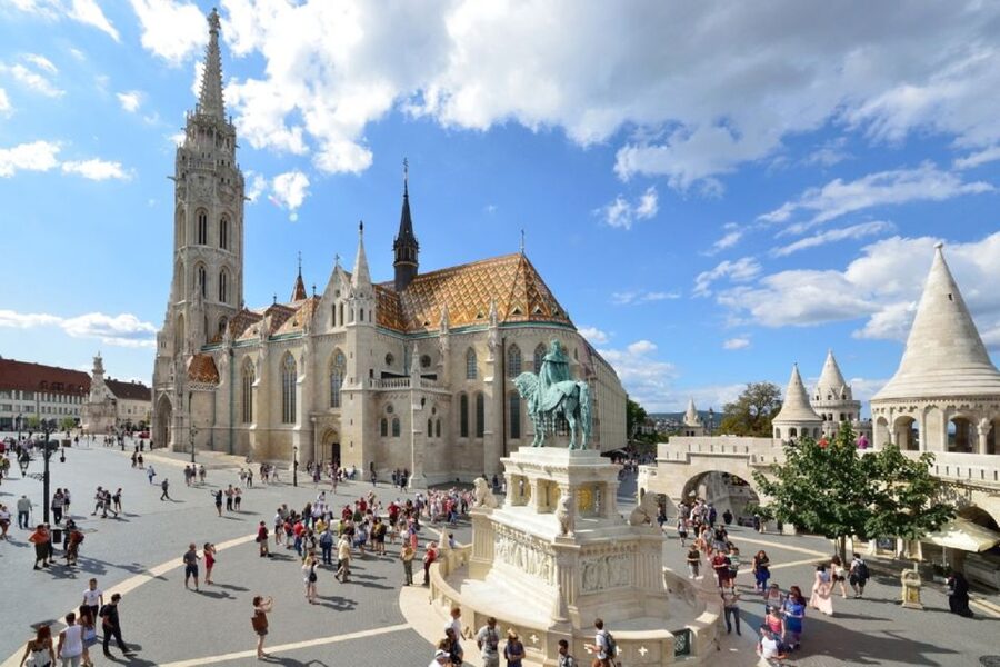 Budapest: 3-Hour Grand City Tour and Castle Walk - The bus route: Parliament, Basilica area, Margaret Bridge, and how the city lines up
