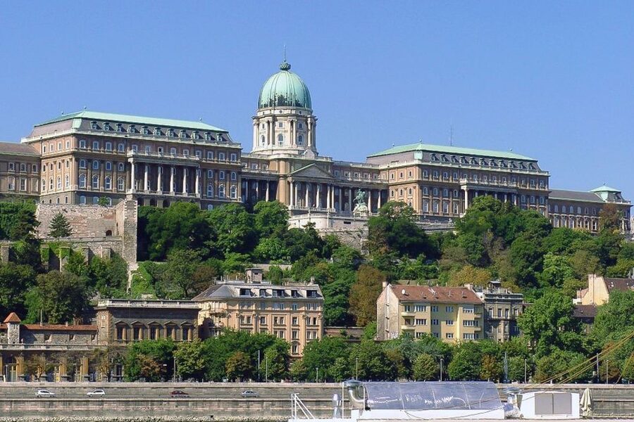 Budapest: 3-Hour Grand City Tour and Castle Walk - Who should book this tour, and who should skip it