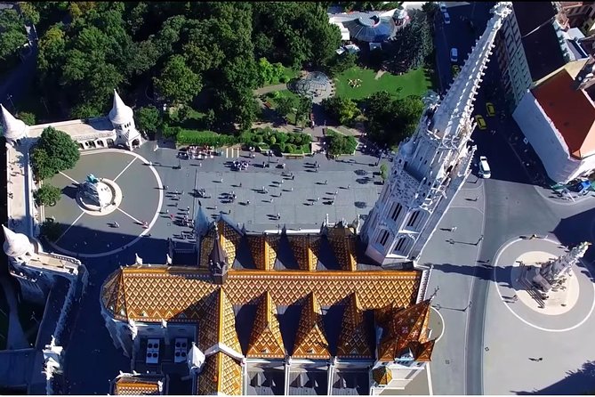 Budapest: 3-Hour Live-guided Bus Tour and 1-hour River Cruise - The Danube Cruise from Dock No. 6 (MAHART): Views Plus the Audio Reality