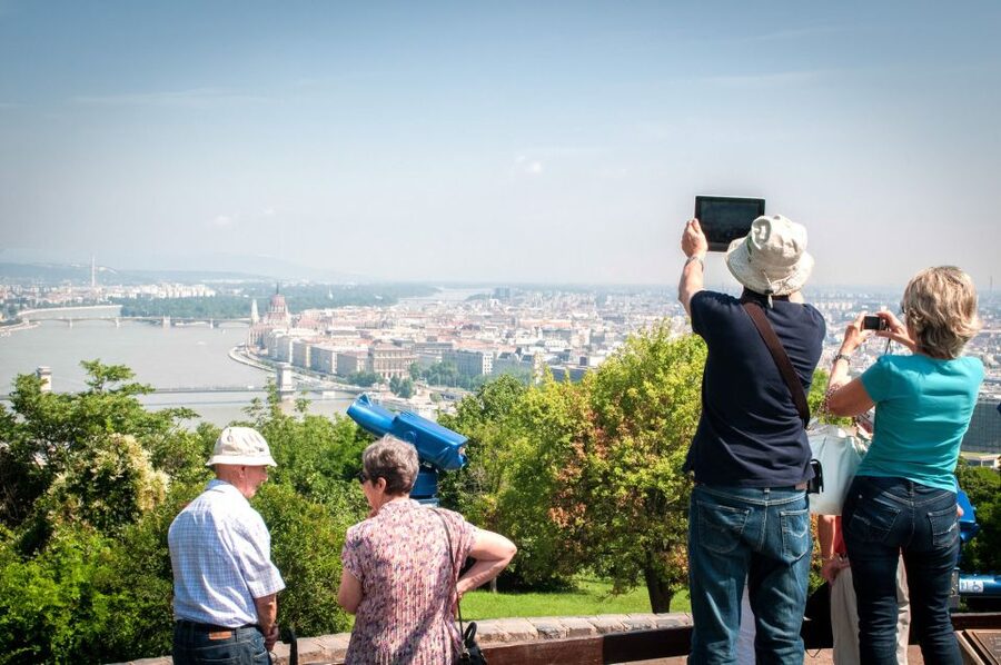 Budapest: 3-Hour Live Guided Sightseeing Tour - Heroes’ Square: national symbolism you can actually picture