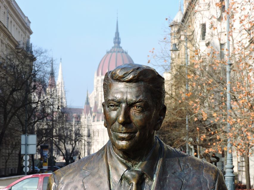 Budapest: 3-Hour Walking Tour About Communism (Small Group) - Meeting at Erzsébet tér, then starting at Deák tér