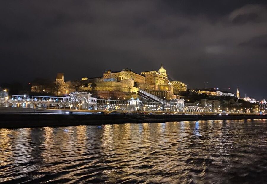 Budapest: 4-Course Dinner River Cruise with Live Folk Music - Fisherman’s Bastion and the Buda side: where the views get more story-like
