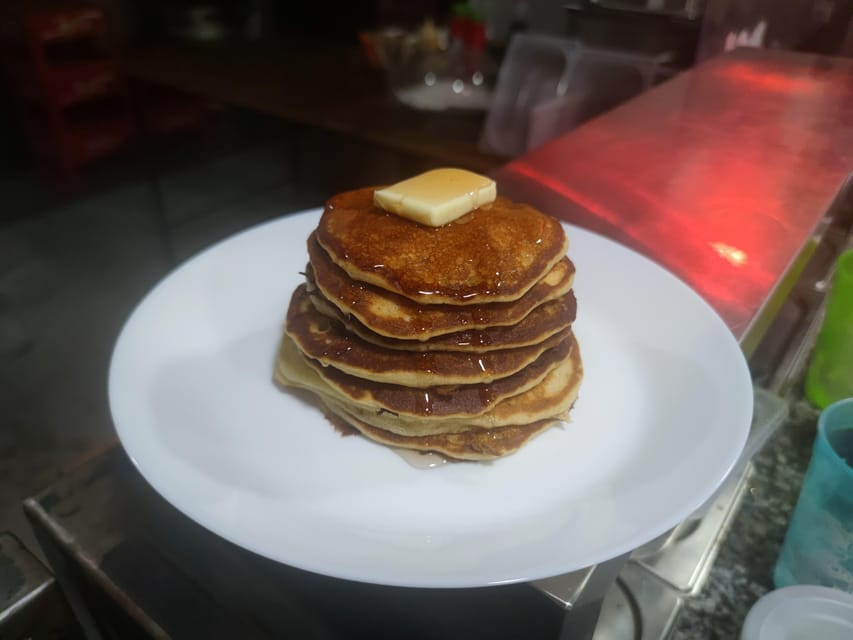 Budapest: 4-hour Bottomless Brunch w/ Cocktails & Craft Beer - American breakfast food, how to eat well without getting stuck
