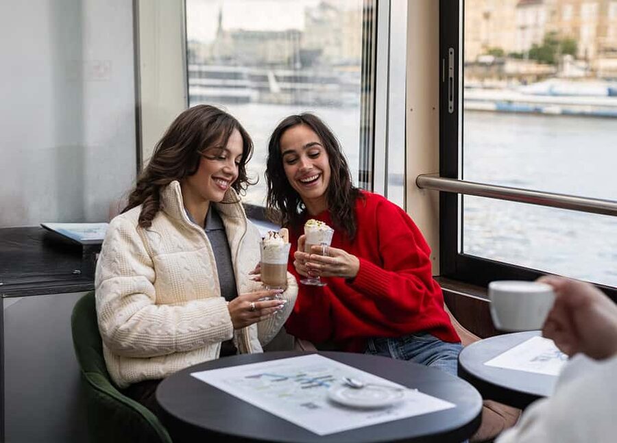 Budapest: 60-Minute Panoramic Cruise with Drink included - The cruise route: Gellért Hill Cave to Parliament, then back again