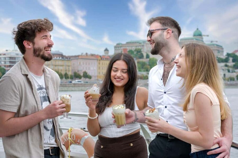 Budapest: 60-Minute Panoramic Cruise with Drink included - Food and extras: what you can buy on board