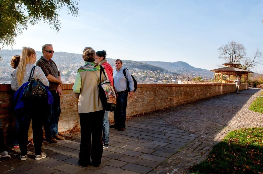 Budapest: All in One Walking Tour with Strudel House Stop - Getting Oriented at Heroes Square and Városliget Park
