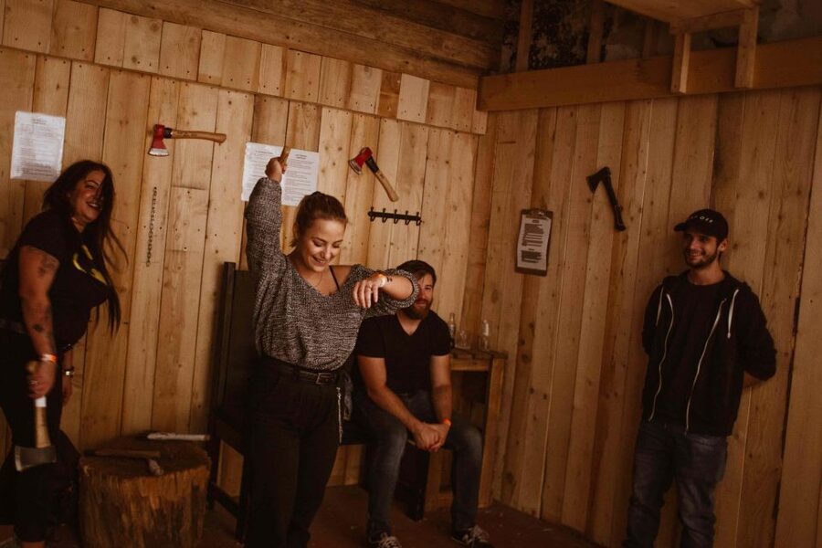 Budapest: Axe Throwing Experience - The 60-Minute Flow: What Your Session Looks Like