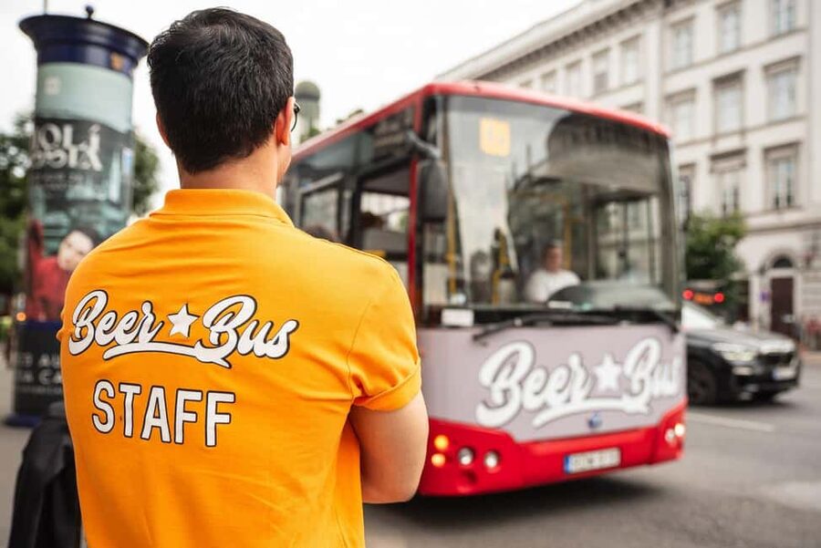 Budapest: BeerBus Sightseeing Tour with unlimited beer - Getting On Board at Bajcsy-Zsilinszky út 18