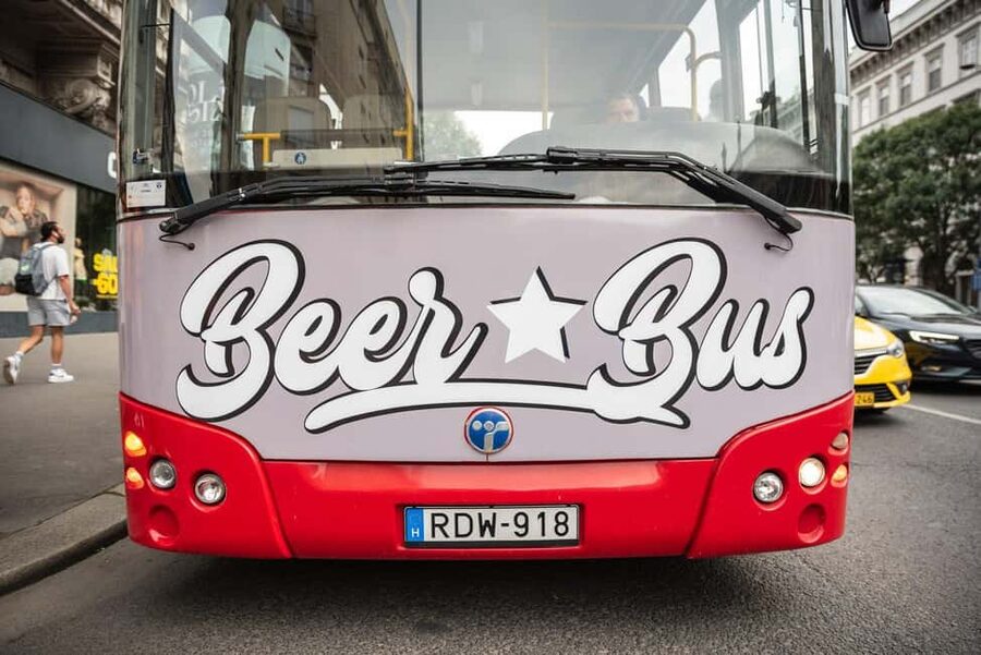 Budapest: BeerBus Sightseeing Tour with unlimited beer - Andrássy Avenue and the Hungarian State Opera House Lookout
