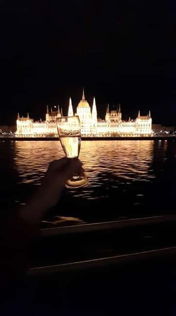 Budapest Boat Cruise with Personal Live Tour Guiding(+Drink) - Key things that make this cruise worth your time