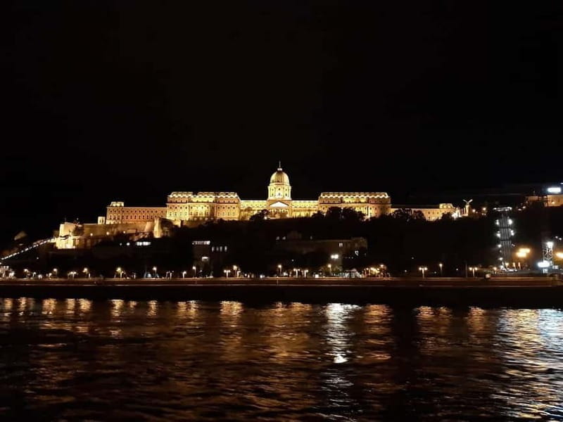Budapest Boat Cruise with Personal Live Tour Guiding(+Drink) - Live guiding on a bigger boat, managing expectations