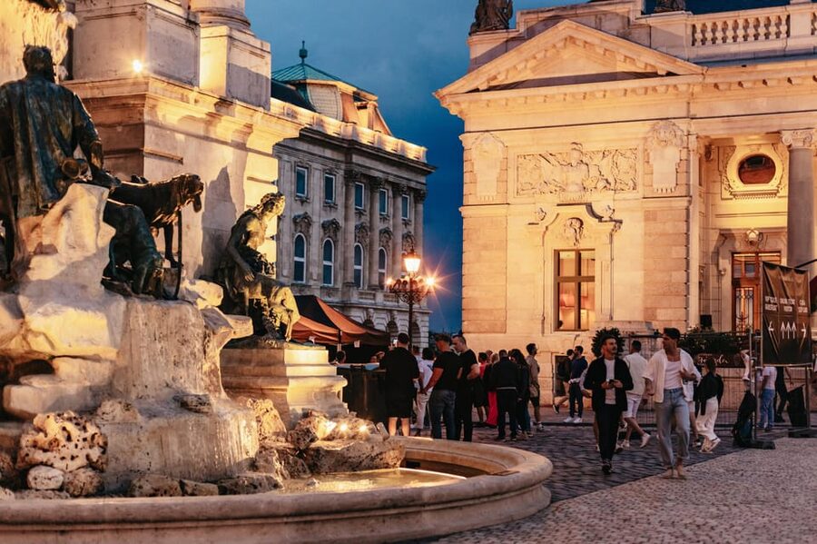 Budapest: Buda Castle District Vampires and Myths Night Tour - Key things to know before you go