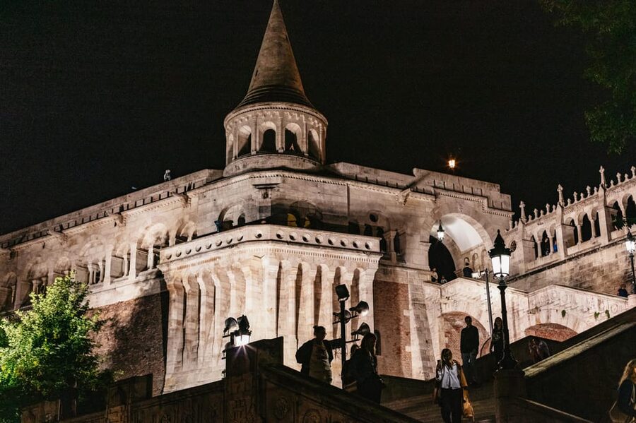 Budapest: Buda Castle District Vampires and Myths Night Tour - Meeting at Kilometre Zero: The uphill decision you should make early