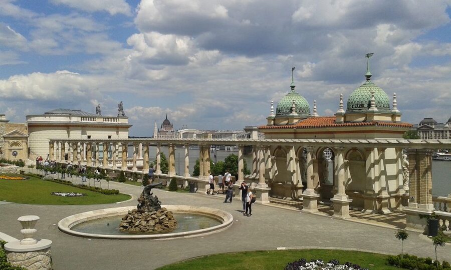 Budapest: Buda Castle Private Walking Tour - Buda Castle and the Royal Palace area, understanding centuries in stone