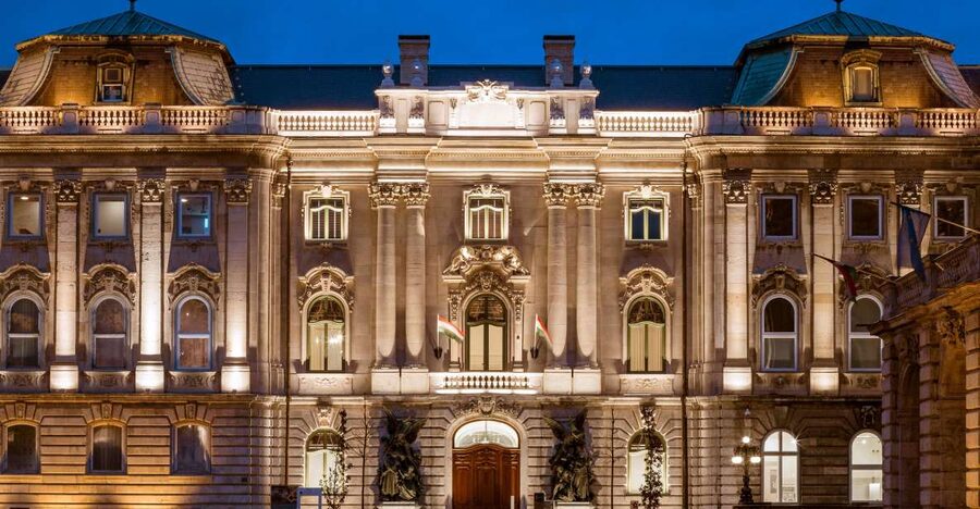 Budapest: Buda Castle Walk with Saint Stephen's Hall - Finishing at Szent István-terem: UNESCO context and why the district matters