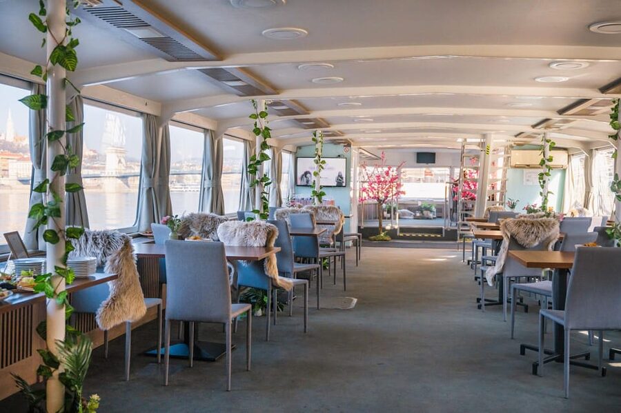 Budapest: By Night Sightseeing Cruise with Welcome Drink - Warmth, bathrooms, and onboard comfort that actually matter