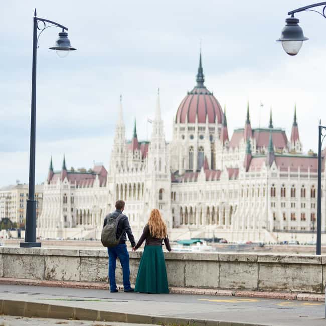 Budapest: Castle Hill Photoshoot with Private Photographer - Meeting point in the Castle District and how the session flows