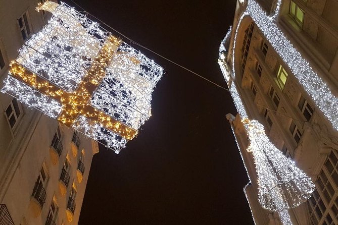 Budapest Christmas Market Tour with Basilica visit & Chimney cake - How the guides make it more than a route