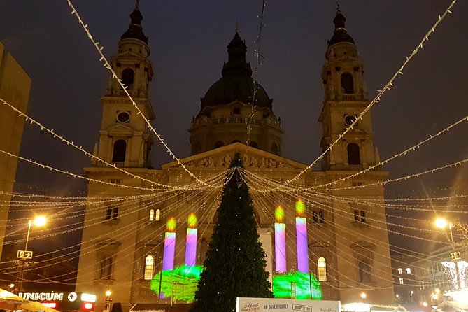 Budapest Christmas Market Tour with Basilica visit & Chimney cake - Small group size and timing: why 2.5 hours is a sweet spot
