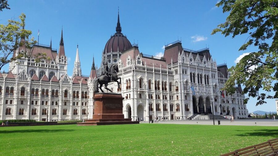 Budapest: City Center Walking Tour - Price and value: is $14 for 2 hours worth it?