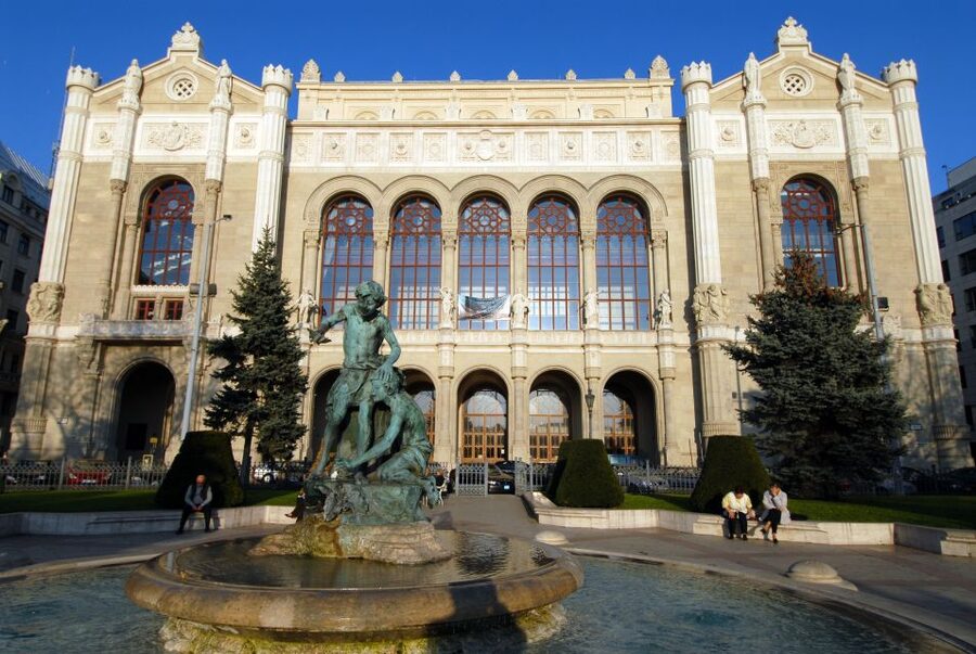 Budapest: City Discovery Tour - The Castle District walk: Buda Castle zone and St. George Square
