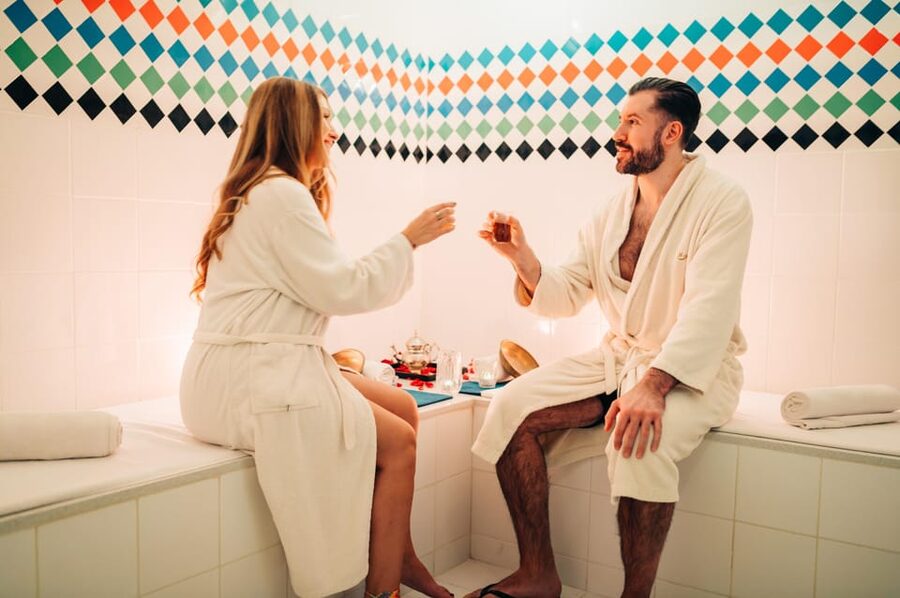 Budapest: Couple Holistic Swedish Massage with Jacuzzi Time - Who should book this, and who should skip it
