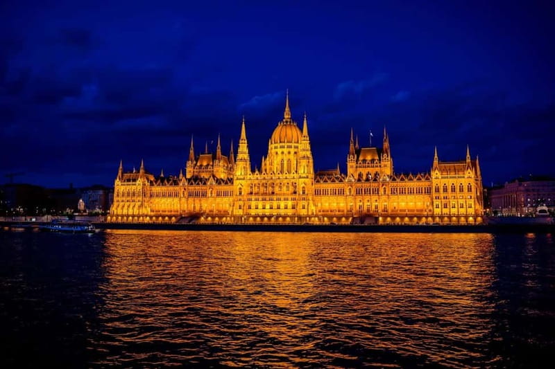 Budapest: Cruise Unlimited Aperol and Prosecco - Who should book this 75-minute unlimited drinks cruise