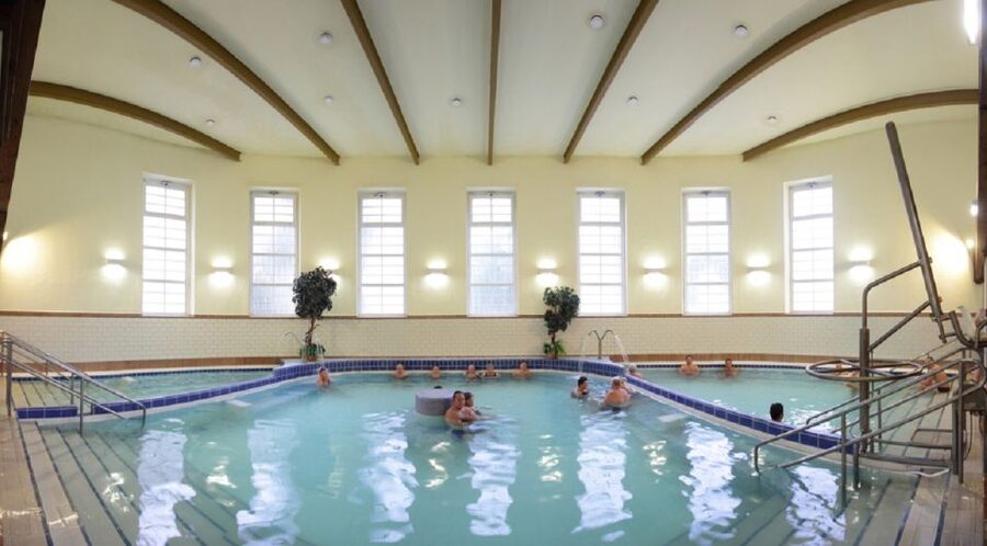 Budapest: Dandar Thermal Bath Full-Day Admission - The thermal pools and mineral water, your core experience