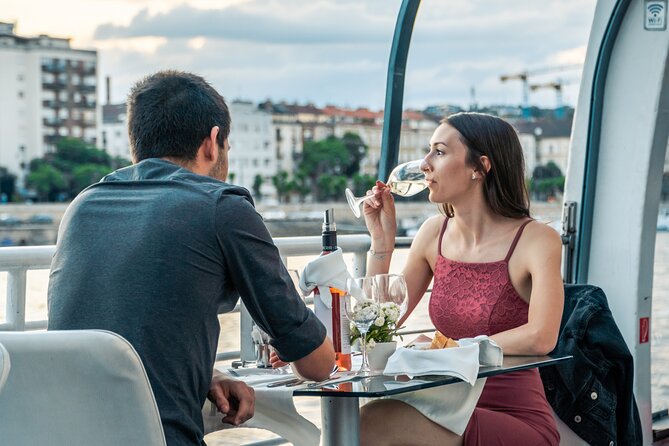 Budapest Danube River Candlelit Dinner Cruise with Live Music - Space, comfort, and those small winter issues