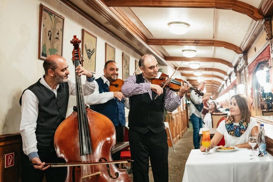 Budapest: Danube River Cruise with Dinner and Prosecco - Dinner on board: goulash soup, fresh lángos, and buffet options